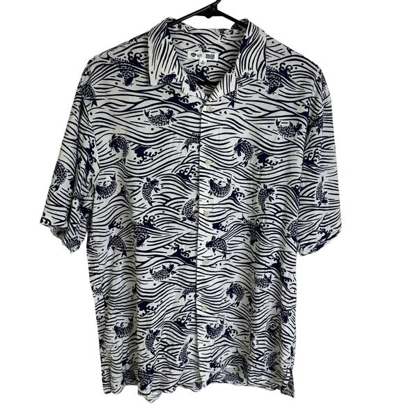 Uniqlo Shochiku Kabuki Open Collar Shirt Mens Size Small White Blue Button Fish - Picture 1 of 7
